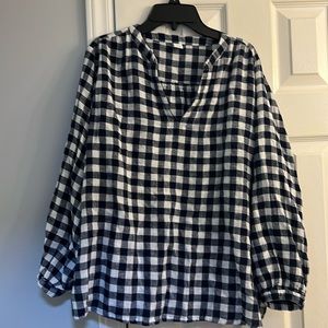 Women’s Old Navy checkered shirt size L